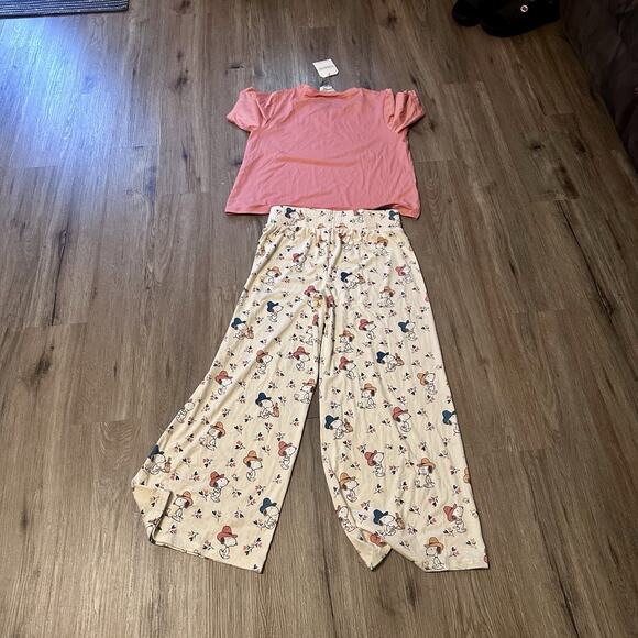 NWT Munki Woman Snoopy Pajama Set Size M Short Sleeve Shirt Wide Leg Pants - Picture 8 of 10